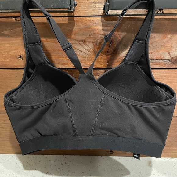 Victoria Secret Knockout Bra Sports Bra - Picture 3 of 3